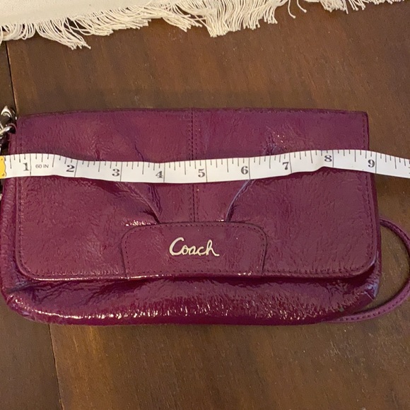 Coach Wallet- purple, real and authentic - Picture 4 of 5